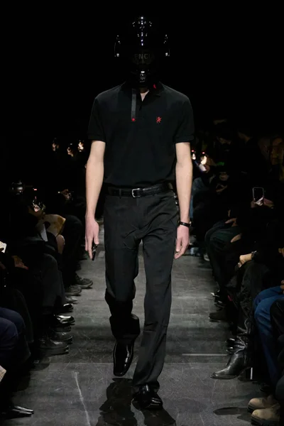 Look 9